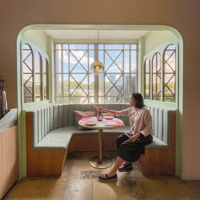 Semi-Arch Design Cafe: The Great Mischief
