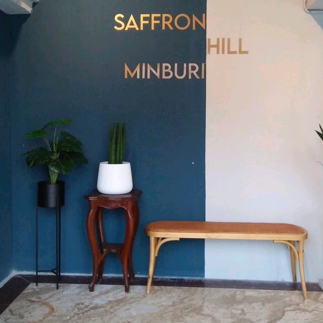 รีวิว Saffron Hill Cafe  🏡☕️🐷🍃 #มีนบุรี #คาเฟ่ท