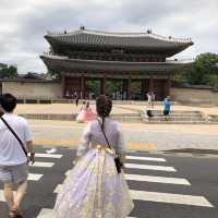 昌徳宮（チャンドックン）を韓服でまわる