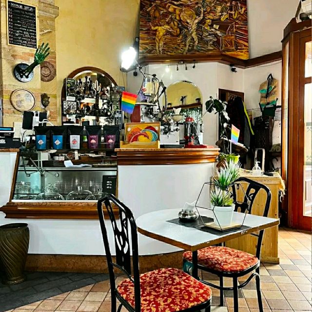 COZY CAFE WITH GREAT FOOD IN CAGLIARI!