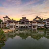 เที่ยวในตัวเมือง พักรีสอร์ทสุดหรูริมแม่น้ำ 🌅