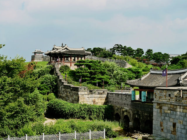 Hwahong Gate (Hwahongmun, Buksumun)