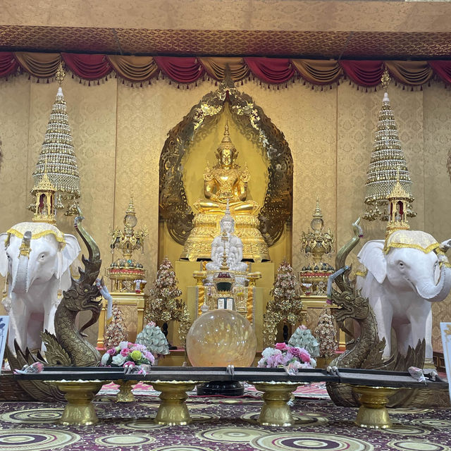 วัดพระธาตุผาซ่อนแก้ว