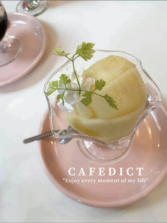 世田谷区の小さなカフェ　cafe dict