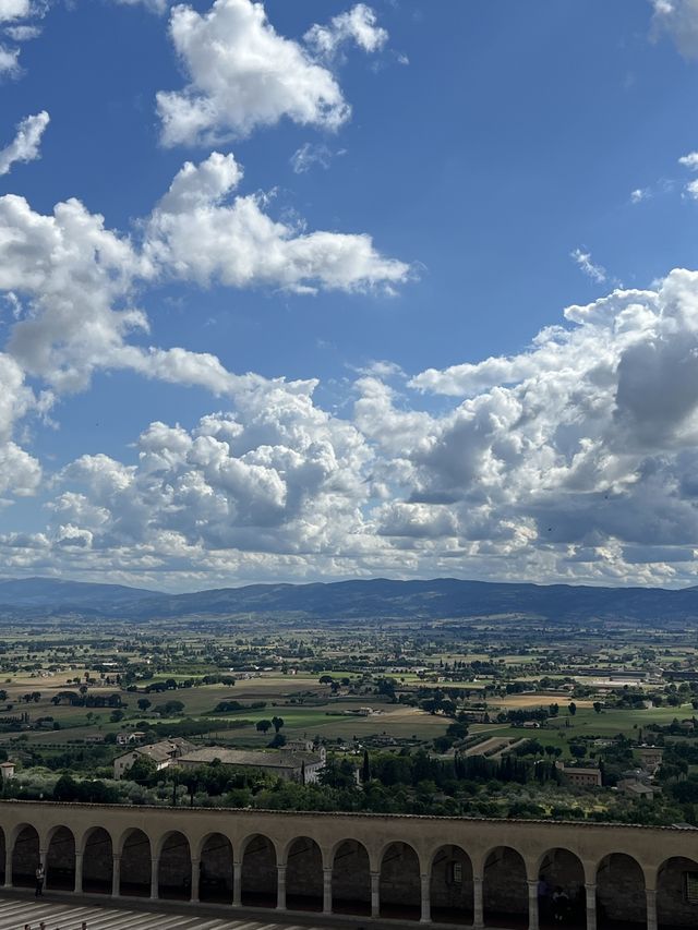 이탈리아는 소도시도 매력적인 곳 !!🇮🇹 Assisi