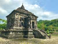 carvings telling tales of devotion and vows 🇮🇩