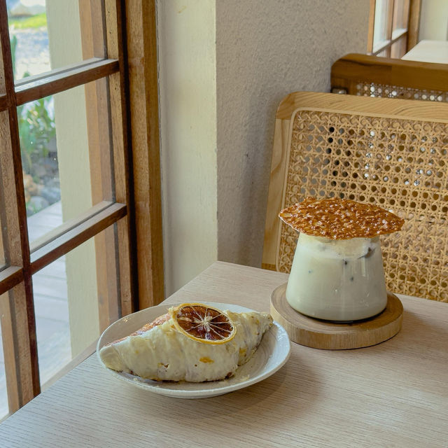   Khaam Khaoyai
