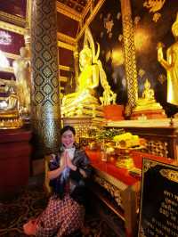 ไหว้พระพุทธชินราช  เมืองพิษณุโลก