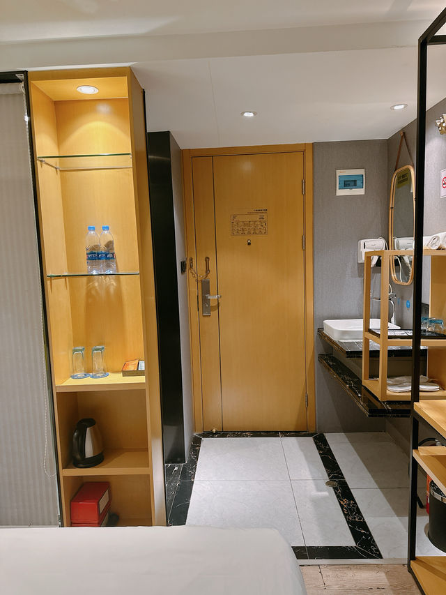 龍華站便利平價酒店｜亞希酒店