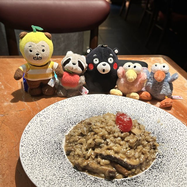 小朋友們去啟德新商場食西餐