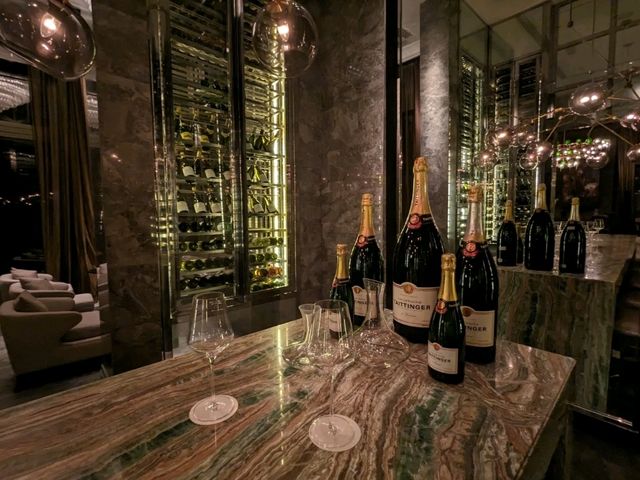 馬來西亞蘭卡威-來杯奢華貴氣的雞尾酒：The St. Regis Bar