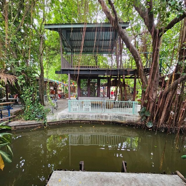 ตลาดบ้านไม้ชายคลอง