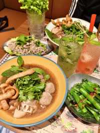 大碗泰國船麵，抵食泰國小食
