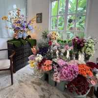THREE DOLLARS Flowers & Cafe คาเฟ่สายหวาน