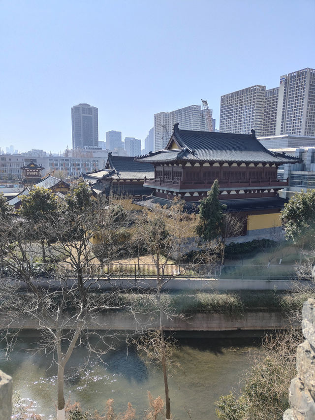 驚鴻閱江樓，登高遠望之