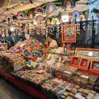 ถนนคนเดินวัวลาย:Wua Lai Walking Street 