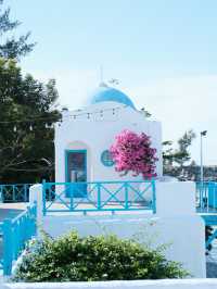 Gorgeous seaside cafe inspired by Santorini - must visit! 