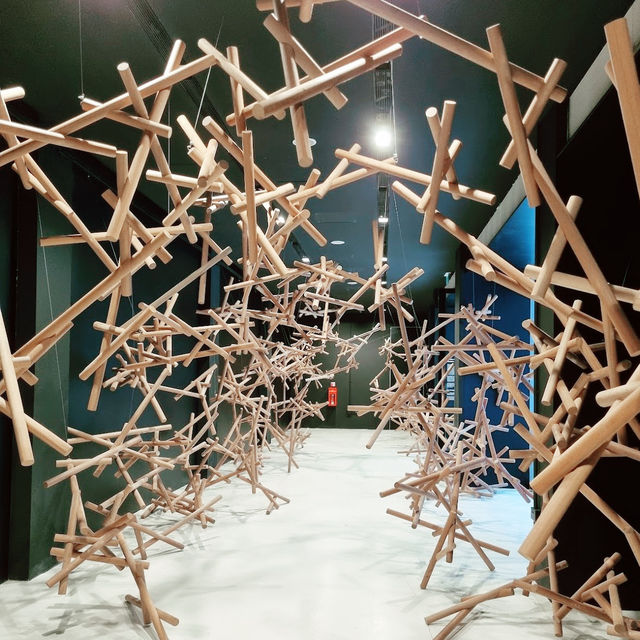 Visit this Design Museum revealing the Wonders of Art!
