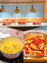 Buffet Breakfast at Holiday Inn Express Hangzhou Westlake East