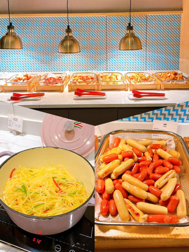 Buffet Breakfast at Holiday Inn Express Hangzhou Westlake East