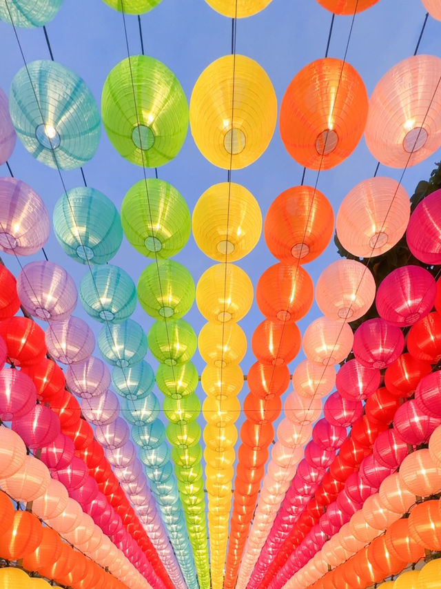 香港打卡｜超美的七彩燈籠隧道🌈