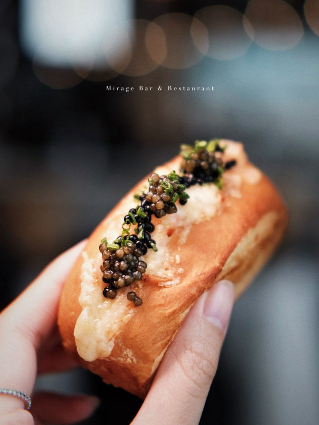 以鑲有鱘魚子同萃取可可豆精華作為組合既精緻下午茶