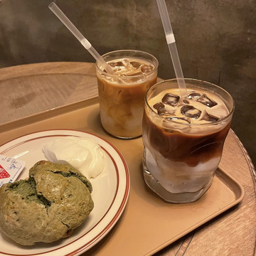 韓国】Super juniorイェソン家族が運営するアンティークカフェ