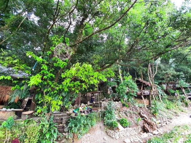 【博卡拉湖景咖啡店Krazy Gecko】零距離湖景觀，原始叢林風格，適合拍照、放鬆自我