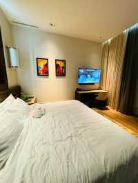 Travel hacks by using the hotel corridor painting