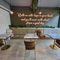 Aomkod Cafe in Amphawa