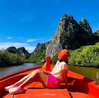 ล่องเรือ "คลองเขาแดง" ชมหินรูปร่างแปลกตา