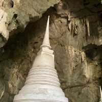 เที่ยวัดถ้ำเขาหลวง สวยงามเหมือนมีมนต์ขลัง🛕