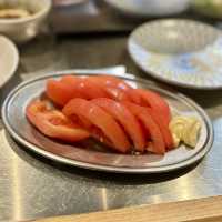 【大阪・日本橋】ホルモンが旨い！リーズナブルな価格に驚き「大衆焼肉ホルモン にくさわ 本店」