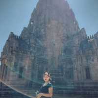 2สถานที่ท่องเที่ยวปราสาทเมืองต่ำ-ปราสาทเขาพนมรุ่ง