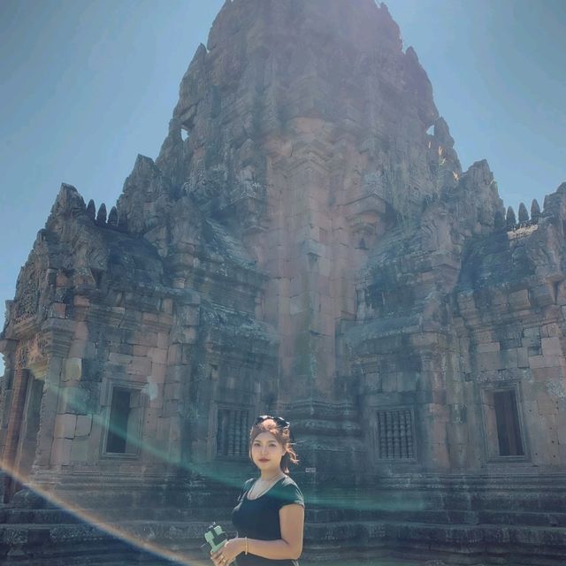 2สถานที่ท่องเที่ยวปราสาทเมืองต่ำ-ปราสาทเขาพนมรุ่ง