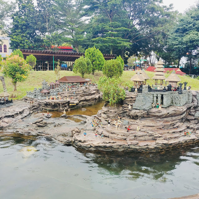 Miniature Marvels: Exploring Asia’s Icons at Miniland, Legoland!