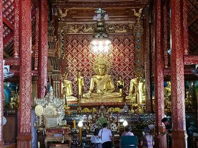 พาคุณพ่อมาไหว้พระทำบุญ..วัดพระสิงห์