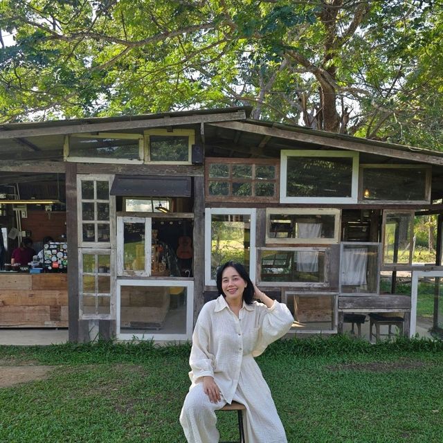 รีวิว: FAR AWAY 🌳 สโลว์บาร์กลางธรรมชาติที่แม่แตง รีวิว: FAR AWAY 🌳 สโลว์บาร์กลางธรรมชาติที่แม่แตง