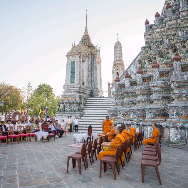 เริ่มต้นปีที่วัดอรุณ: เสริมสิริมงคลและความสุขใจ