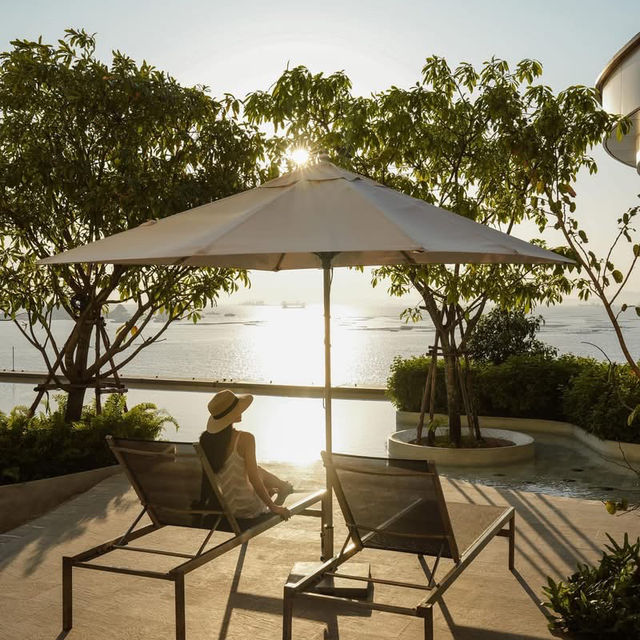 โรงแรมศรีราชา วิวสุดปัง 🌅