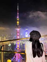 看東方明珠塔的最佳位置~~“Flair Rooftop Bar”在58樓近距離看東方明珠