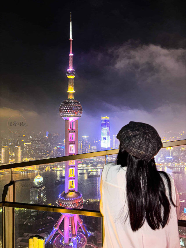 看東方明珠塔的最佳位置~~“Flair Rooftop Bar”在58樓近距離看東方明珠