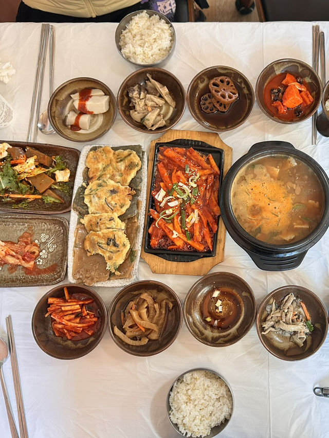 상다리 부러질 정도로 반찬이 많이 나오는 공주 맛집