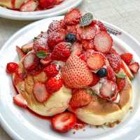 Fluffy Pancakes and Strawberry Delights at Merengue Shibuya🥞