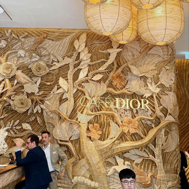  Elegance and Style at Dior Cafe