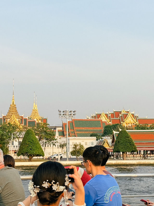 นั่งเรือเจ้าพระยา ชมวิววัดอรุณราชวราราม 