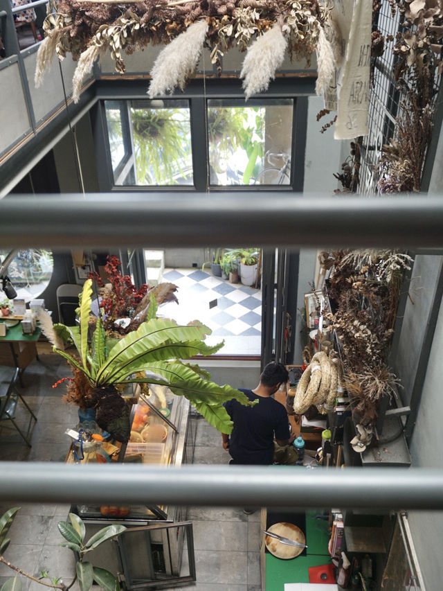 This JB Secret Garden Café is Just a Short Walk from CIQ