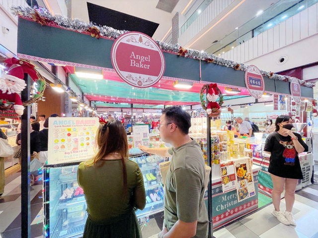 Hidden food and art market in a hipster district