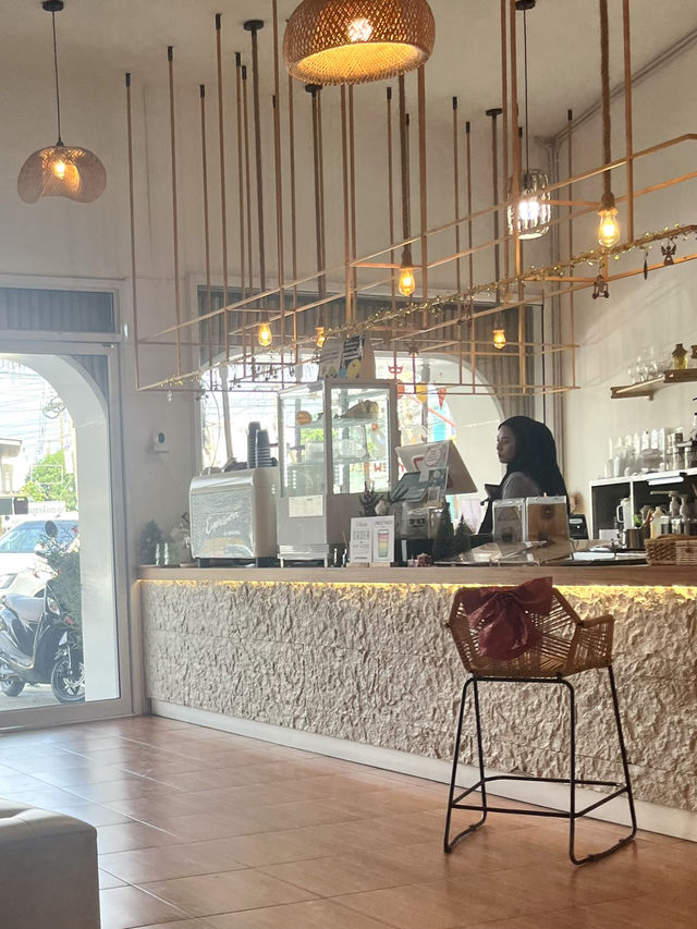 คาเฟ่เบฟบาร์