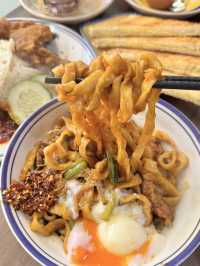 Long Queue for A Taste of Nostalgia: Wanglee Cafe’s Old-School Dishes